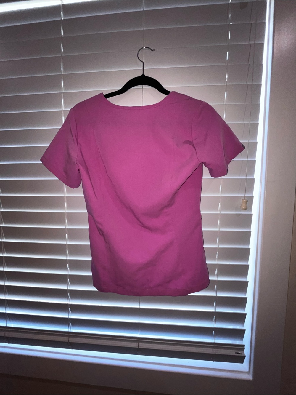 FIGS pink cloud top in extra small and Zamora petite joggers in small - Picture 2 of 4